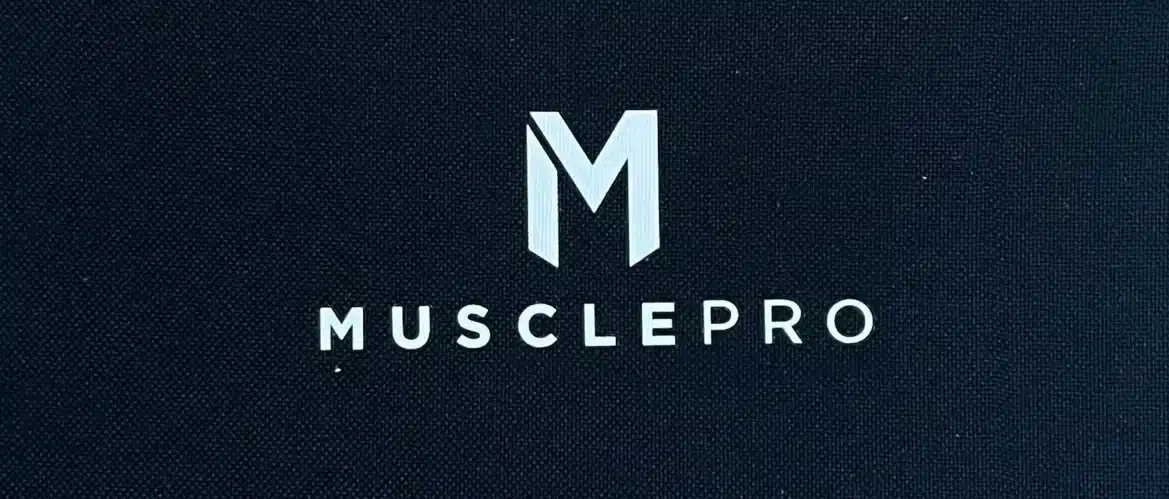 afbeelding van de koffer van de musclepro massage gun